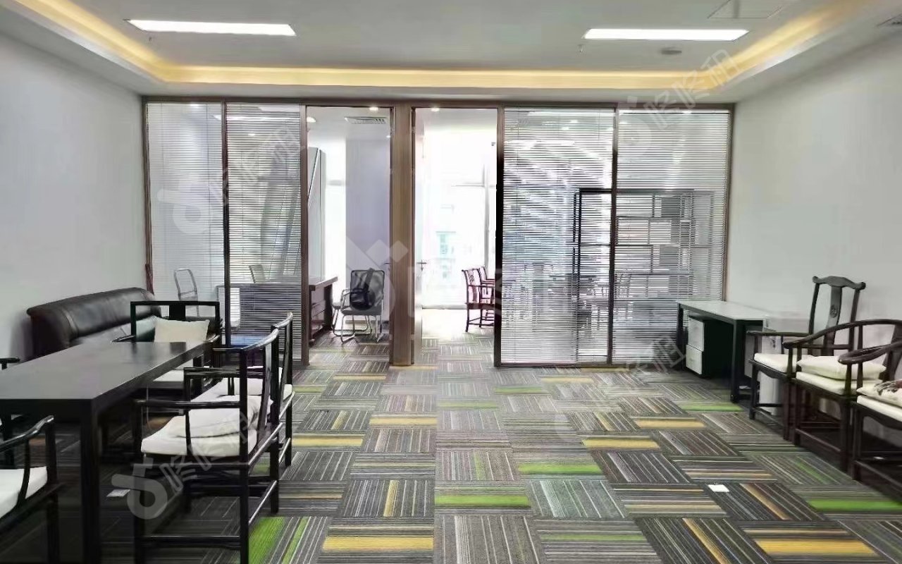 卓越城二期_228平_精装_办公室开间