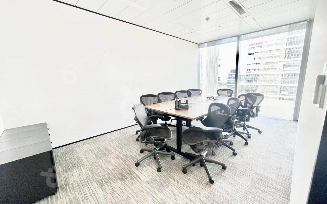 喜之郎大厦_288平_精装_办公室隔间