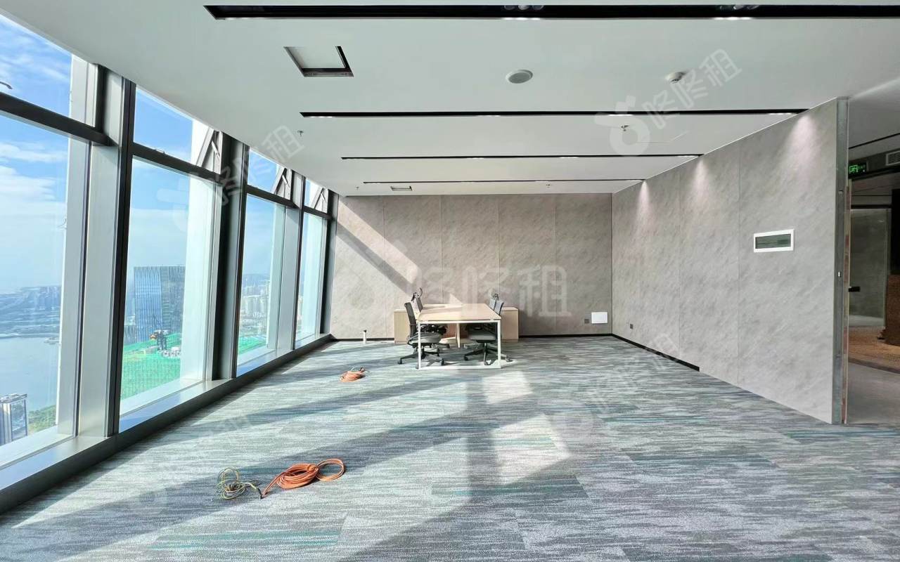 卓越前海壹号_375平_精装_办公室开间