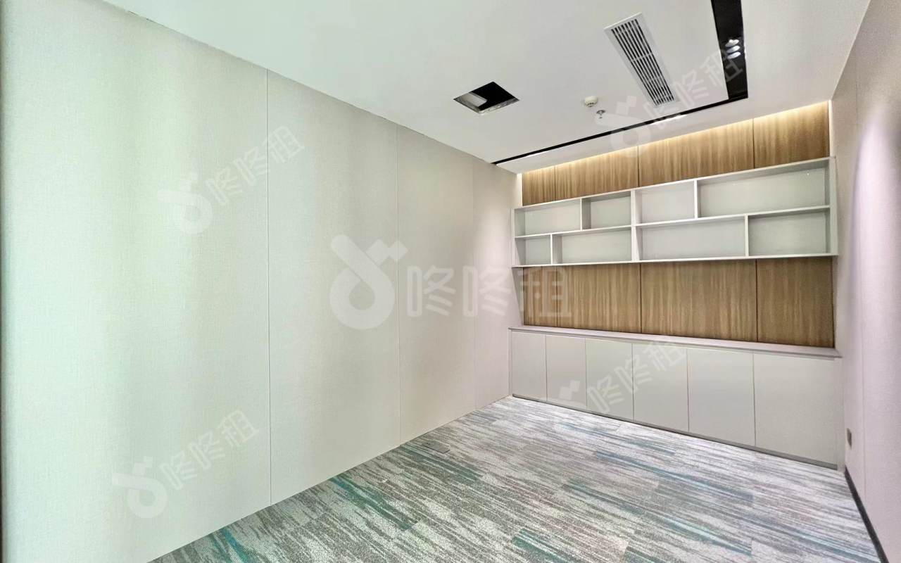 卓越前海壹号_375平_精装_办公室隔间