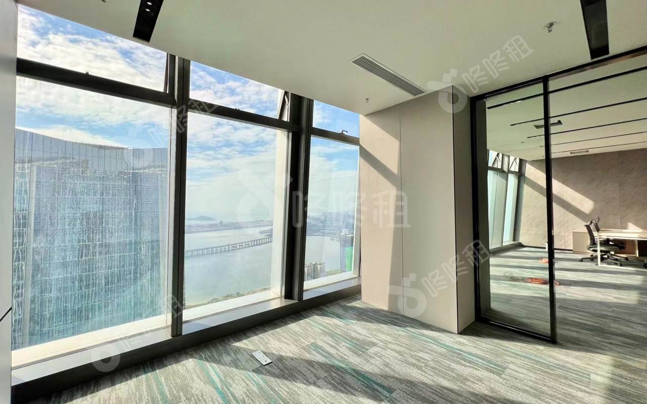 卓越前海壹号_375平_精装_办公室隔间