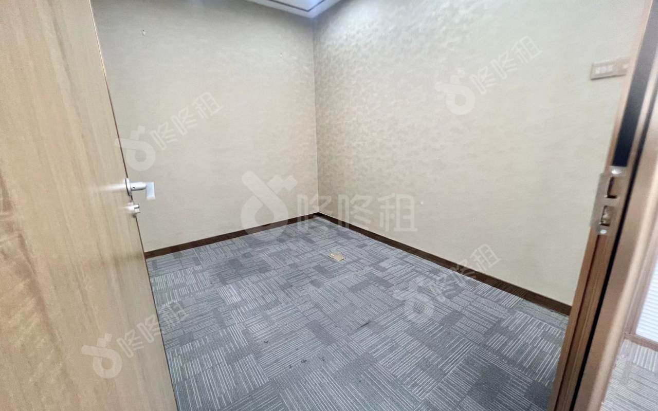 国际商会大厦_198平_精装_办公室隔间