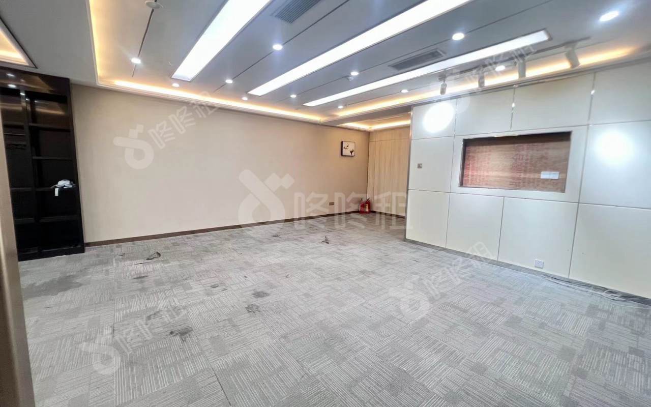 国际商会大厦_198平_精装_办公室隔间