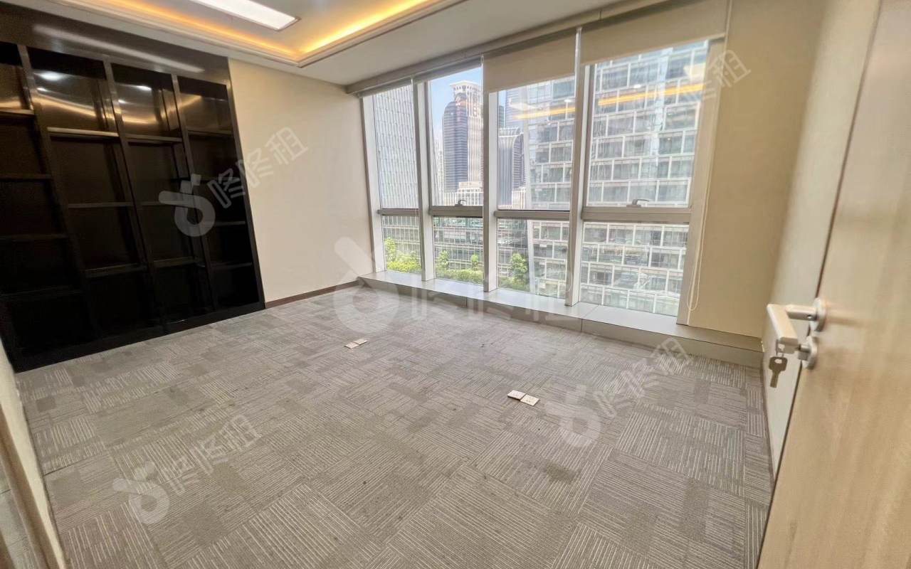 国际商会大厦_198平_精装_办公室隔间