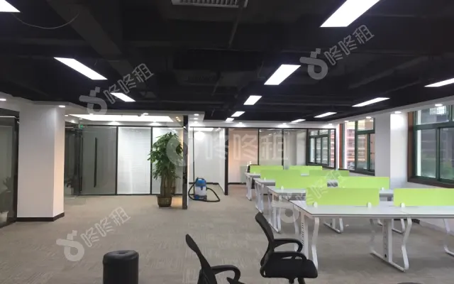 东物商业大厦_132平_精装_办公室房源出租